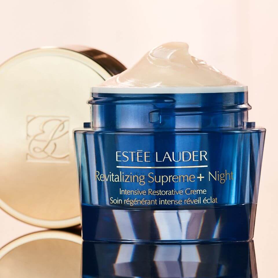 Estee Lauder Revitalizing Supreme+ Night Intensive Restorative Crème 5 ml. ครีมบำรุงผิวกลางคืนที่มีส่วนผสมของไฮยา 2 เท่า ให้ผิวกระชับ ลดเลือนริ้วรอย แลดูอ่อนเยาว์