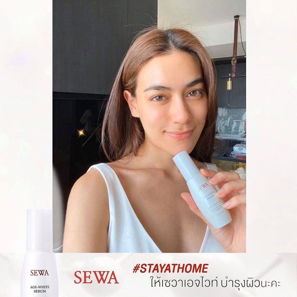 Sewa Age White Serum เซรั่มเนื้อครีมแบบมีเส้นใย ด้วยคุณค่าจาก เปปไทด์ 5 ชนิดตอบโจทย์ปัญหาผิวทุกด้าน  - กระจ่างใสอ่อนเยาว์  - ริ้วรอย  - ชุ่มชื่น  - กระชับ   เทคโนโลยีเฉพาะ Sewa age white serum เป็นเซรั่มที่เข้มข้นเหมือนครีม แต่บำรุงลำลึกได้เหมือนเซรั่ม เนื้อเซรั่มบางเบาสบายผิวไม่มันไม่เหนอะหนะผิว  ให้ผิวได้รับการบำรุงอย่างเต็มที่  ส่วนผสมอันทรงคุณค่าใน Sewa age white serum  Panax Ginseng – โสมทำให้ผิวกระจ่างใส ช่วยลดฝ้ากระจุดด่างดำ  5 Type Peptide - ฟื้นฟูคอลลาเจนในผิวและต้านความร่วงโรยทำให้ผิวกระจ่างใส  Adensosine – ต่อด้านสัญญาณผิวเสียและริ้วรอยแห่งวัยทำให้ผิวดูอ่อนโยน  เพื่อตอบโจทย์ผิวได้ตรงจุด "อ่อนเยาว์กระจ่างใส"