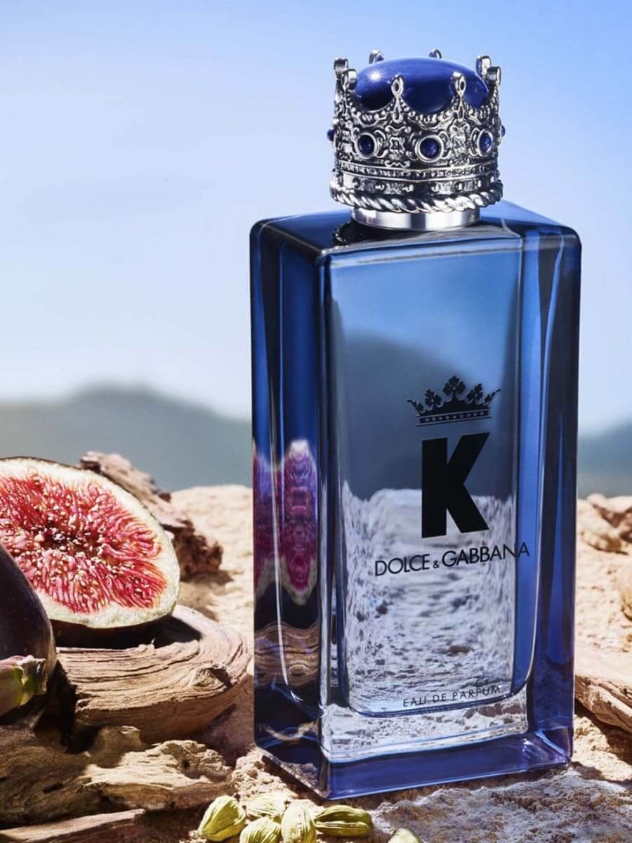 Dolce & Gabbana K EDP ตีความกลิ่นหอมดั้งเดิมใหม่โดย Inspired by Tuscany เมืองที่มีดินแดนที่แข็งแกร่งตื่นเต้นที่จะจินตนาการถึงอีกแห่ง ด้านข้างของกษัตริย์ที่แข็งแกร่งและน่าหลงใหล