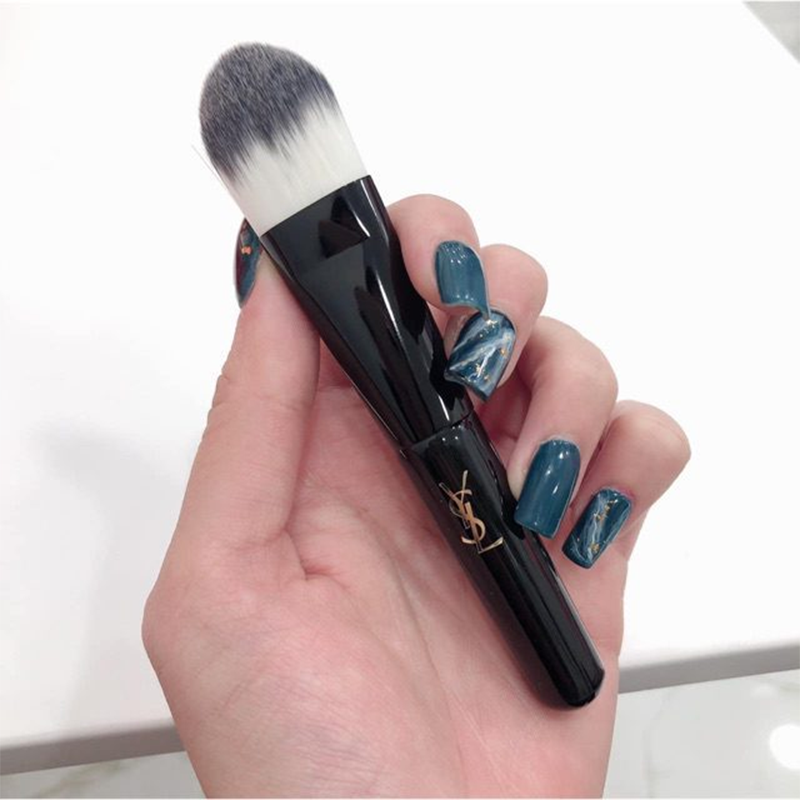 YSL MIni Foundation Brush #174